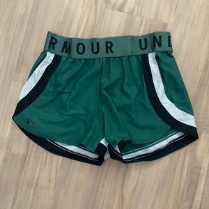 under armor shorts, size: small, worn a few times